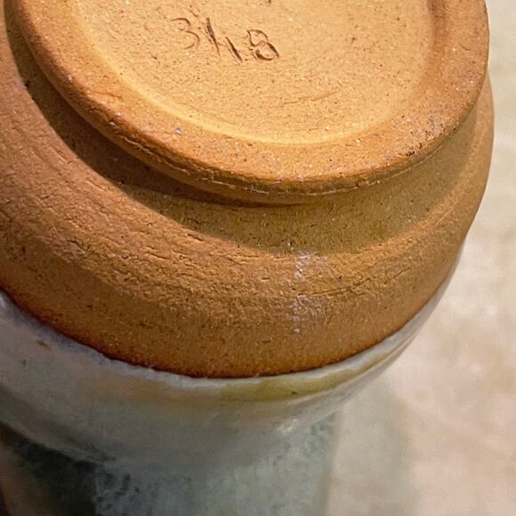 Art Pottery sake saucer green New Cond. Cup with spout .signed by Artist - Picture 12 of 12